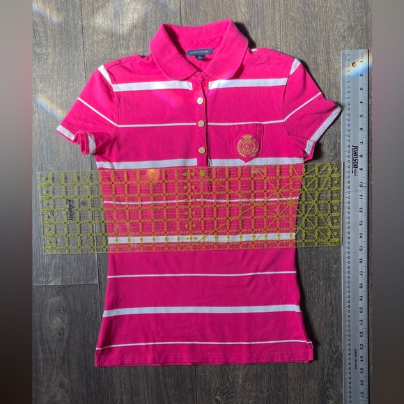 S Tommy Hilfiger Fuscia & white striped polo. Gold embroidery & gold buttons - Picture 5 of 7